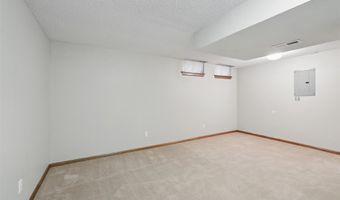 288 NW Georgetown Blvd, Ankeny, IA 50023