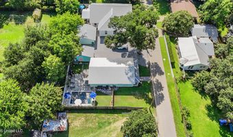 321 Saint George St, Bay St. Louis, MS 39520