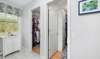 34 Finch Ln, North Kingstown, RI 02874