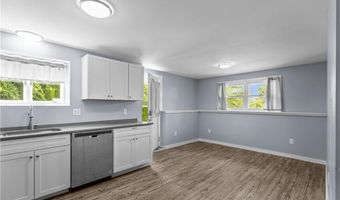 132 Maple Ave, Middletown, RI 02842