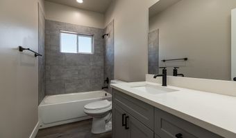 1140 S Independence Way, Big Water, UT 84741