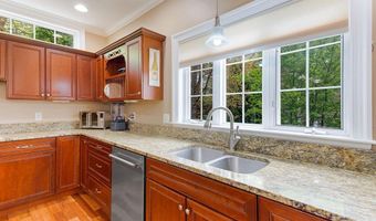22 Harvest Hill Ln 4, Auburn, ME 04210