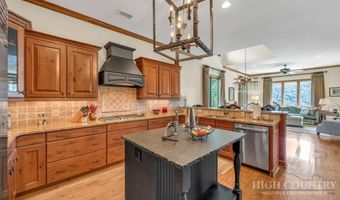 35 Valley Vista Ct, Banner Elk, NC 28604
