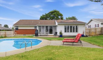 11 James Dr, Albany, NY 12211