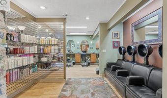 721 E River Rd, Anoka, MN 55303
