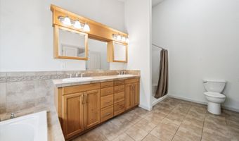 20707 YUKON St, Aurora, OR 97002
