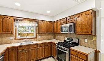 829 Mizzen Ave, Beachwood, NJ 08722