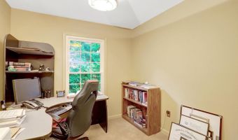 2540 S WALTER REED Dr #4, Arlington, VA 22206