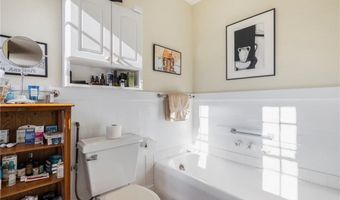 41 Walcott Ave, Jamestown, RI 02835