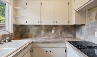 2222 34TH Ave, Albany, OR 97322