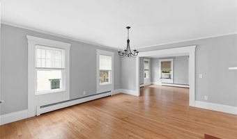 692 Hope St 2, Bristol, RI 02809