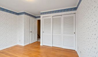 1909 N NICHOLAS St, Appleton, WI 54914