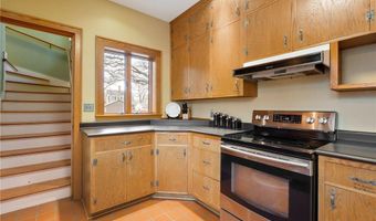 907 1st Dr NW, Austin, MN 55912