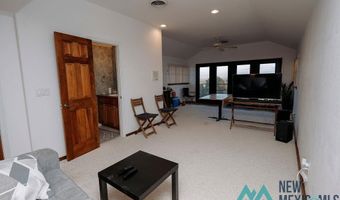 916 Fountain Dr, Carlsbad, NM 88220