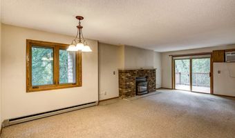 911 Woodglen Ct, Altoona, WI 54720