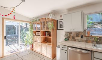 2653 NE Genet Ct, Bend, OR 97701
