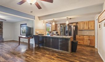 1307 S Washington Ave, Aurora, MO 65605