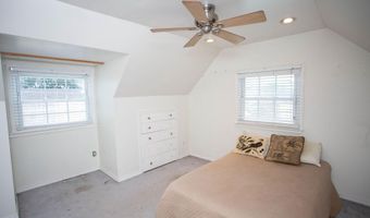 836 DEVENNEY Dr, Bellmawr, NJ 08031