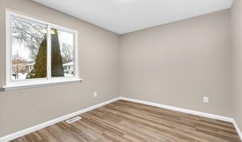 12 Faust Ct, Ann Arbor, MI 48108