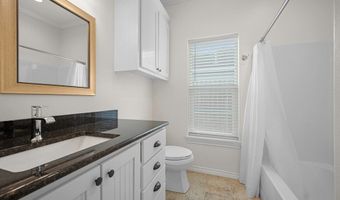 702 S BAY St, Aransas Pass, TX 78336