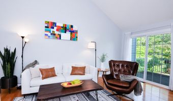 4471 Hillside Ct, Ann Arbor, MI 48105