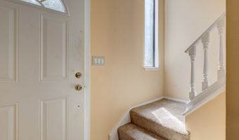 132 Sutton Pl 132, Bloomfield, CT 06002