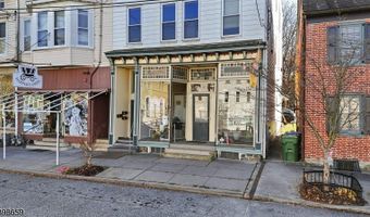 318 Front St, White, NJ 07823