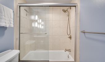 200 N PICKETT St 308, Alexandria, VA 22304
