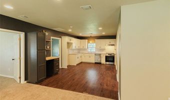 101 N Hubbard St, Alvord, TX 76225