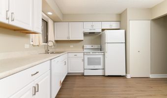 953 N Rohlwing Rd GB, Addison, IL 60101