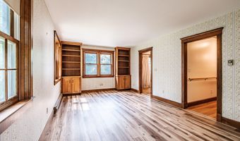 4 Pineway Dr, Auburn, ME 04210