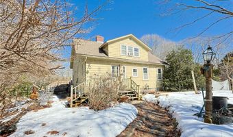 29 N Lake Dr, Barrington, RI 02806