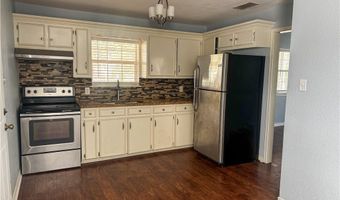 702 Jefferson St, Alice, TX 78332