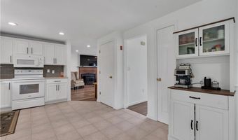 6 Fleuette Dr, Bellingham, MA 02019