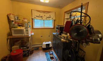 58 Hemlock Ln, Berlin, NH 03570