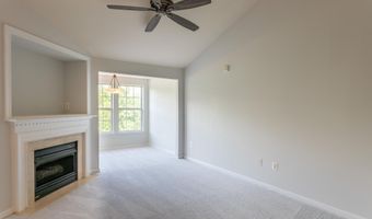 4951 BRENMAN PARK Dr 410, Alexandria, VA 22304