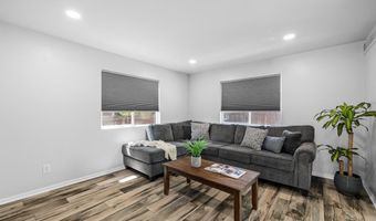 5816 PARKSIDE Dr, Cheyenne, WY 82009