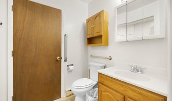 1210 Mcintyre Dr, Auburn, IN 46706