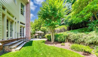 8011 SUMMER MILL Ct, Bethesda, MD 20817