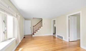 15 Preston Dr, North Kingstown, RI 02852