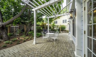 124 Manzanita St, Ashland, OR 97520