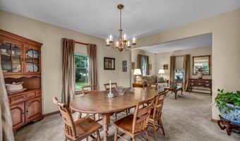 2 Sachem Dr, Cromwell, CT 06416