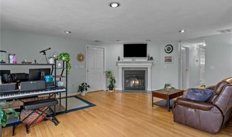 44 Knoll Pl D, North Providence, RI 02904