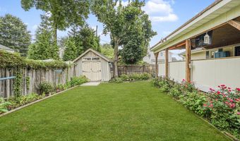 216 Main St, Middletown, NJ 07748