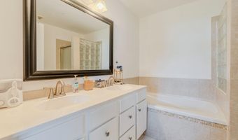 5975 TERRAPIN Pl 301C, Alexandria, VA 22310