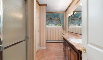 4 Christopher Dr, Lincoln, RI 02865