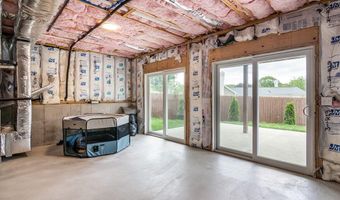 243 Simmonsville Ave, Johnston, RI 02919