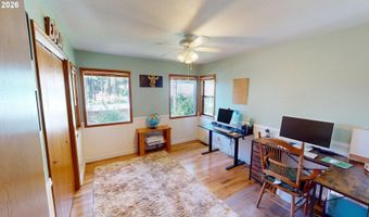 925 7TH St, Brookings, OR 97415