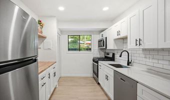 55 SKYHILL Rd 101, Alexandria, VA 22314