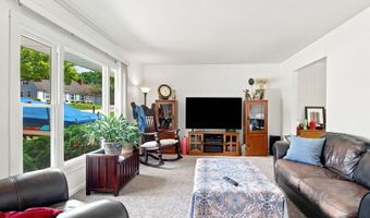 303 RIDGE St, Algonquin, IL 60102